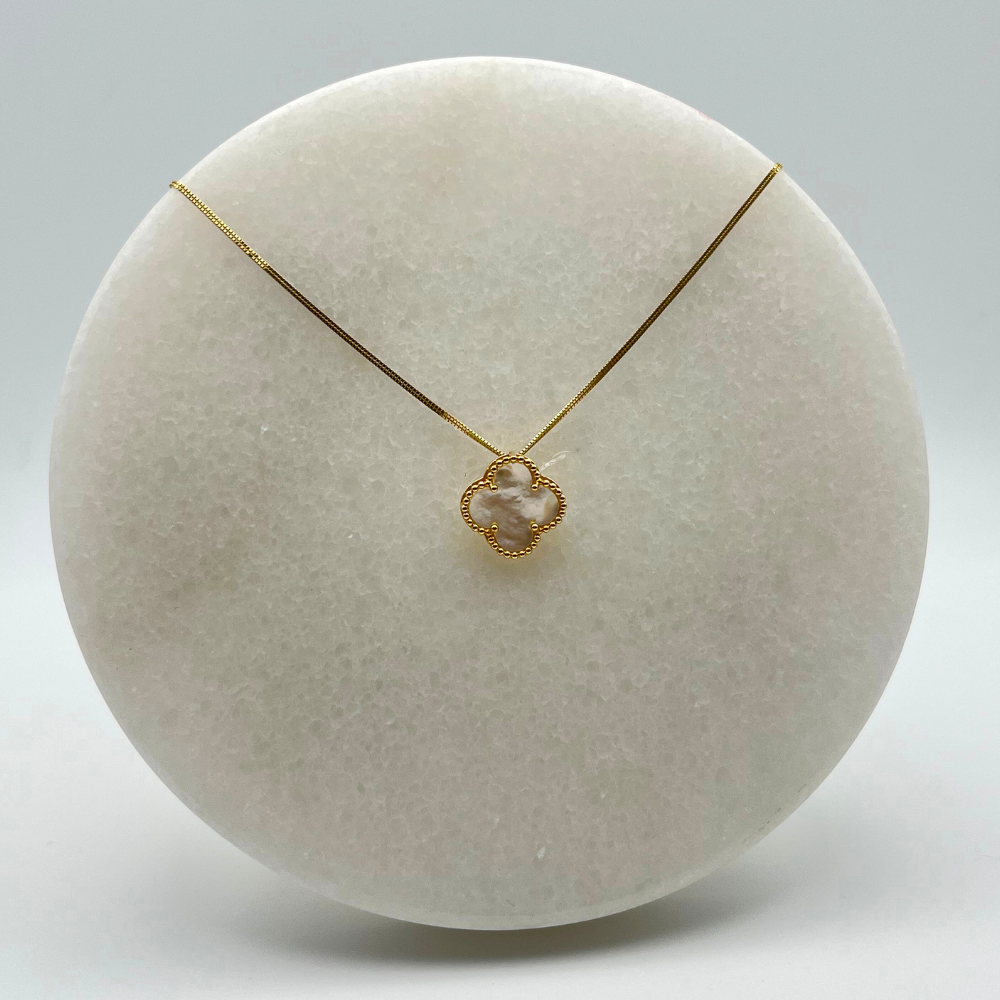 Solid 18k Gold Four-Leaf Clover Mother of Pearl