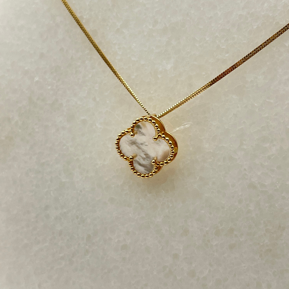 Solid 18k Gold Four-Leaf Clover Mother of Pearl