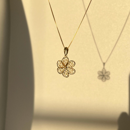 18K Solid Gold Flower Pendant