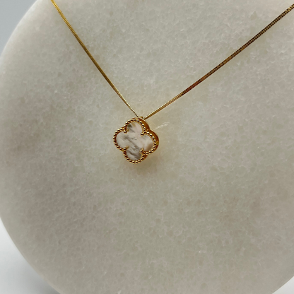 Solid 18k Gold Four-Leaf Clover Mother of Pearl