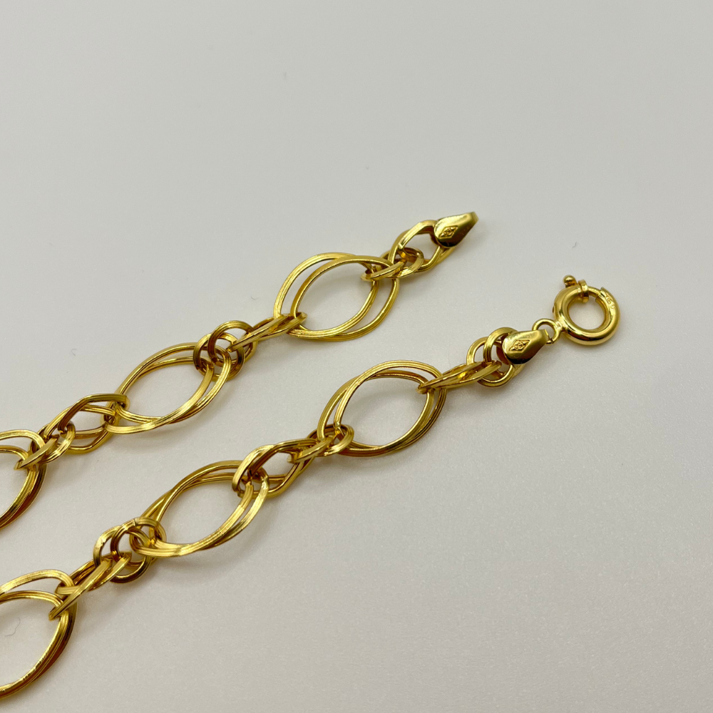 Solid 18K Gold Oval-Shaped Bracelet