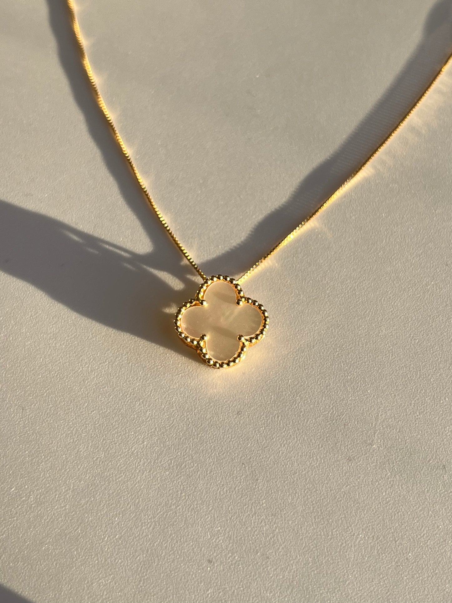 Solid 18k Gold Four-Leaf Clover Mother of Pearl