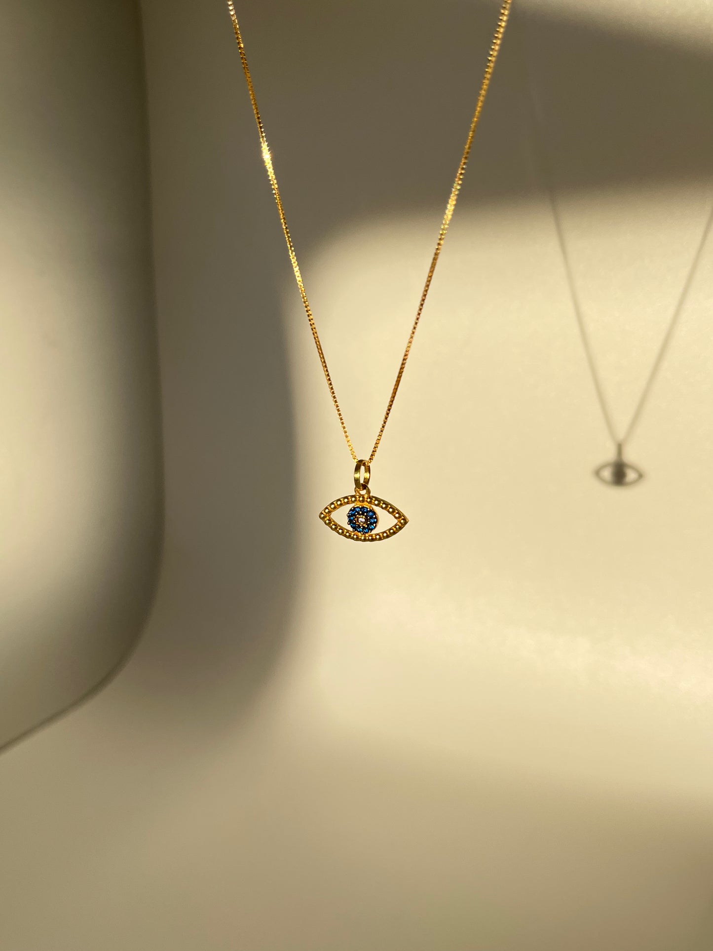 18K Solid Gold Eye Shaped Pendant